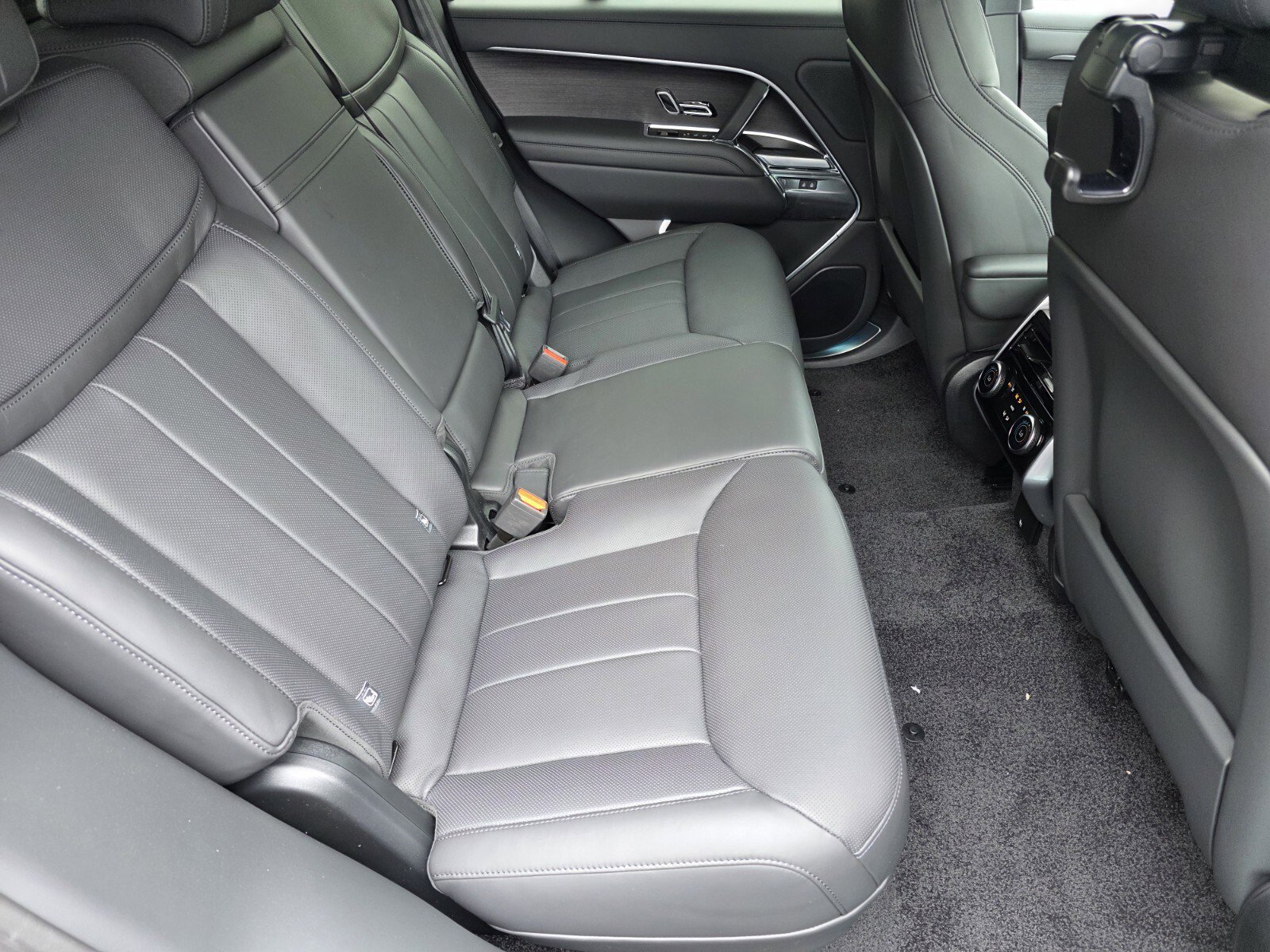 New 2026 Land Rover Range Rover SE image 5