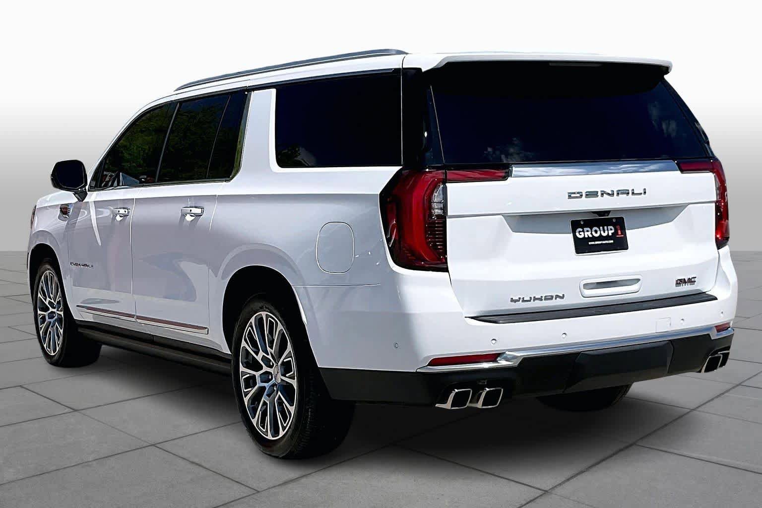 Used 2026 GMC Yukon XL Denali w/ Sun & Power Step Package RWD image 12