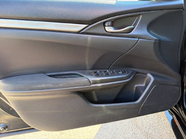 Used 2018 Honda Civic Sport image 12