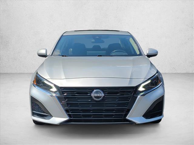 Used 2024 Nissan Altima 2.5 SV w/ SV Premium Package FWD image 2