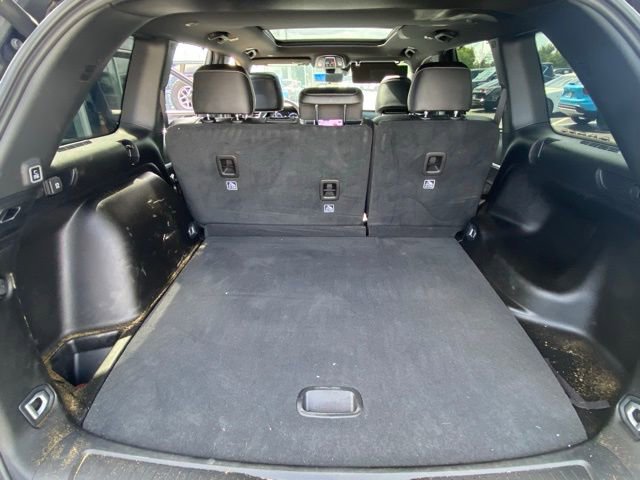 Used 2025 Jeep Grand Cherokee Limited w/ Luxury Tech Group II RWD image 25
