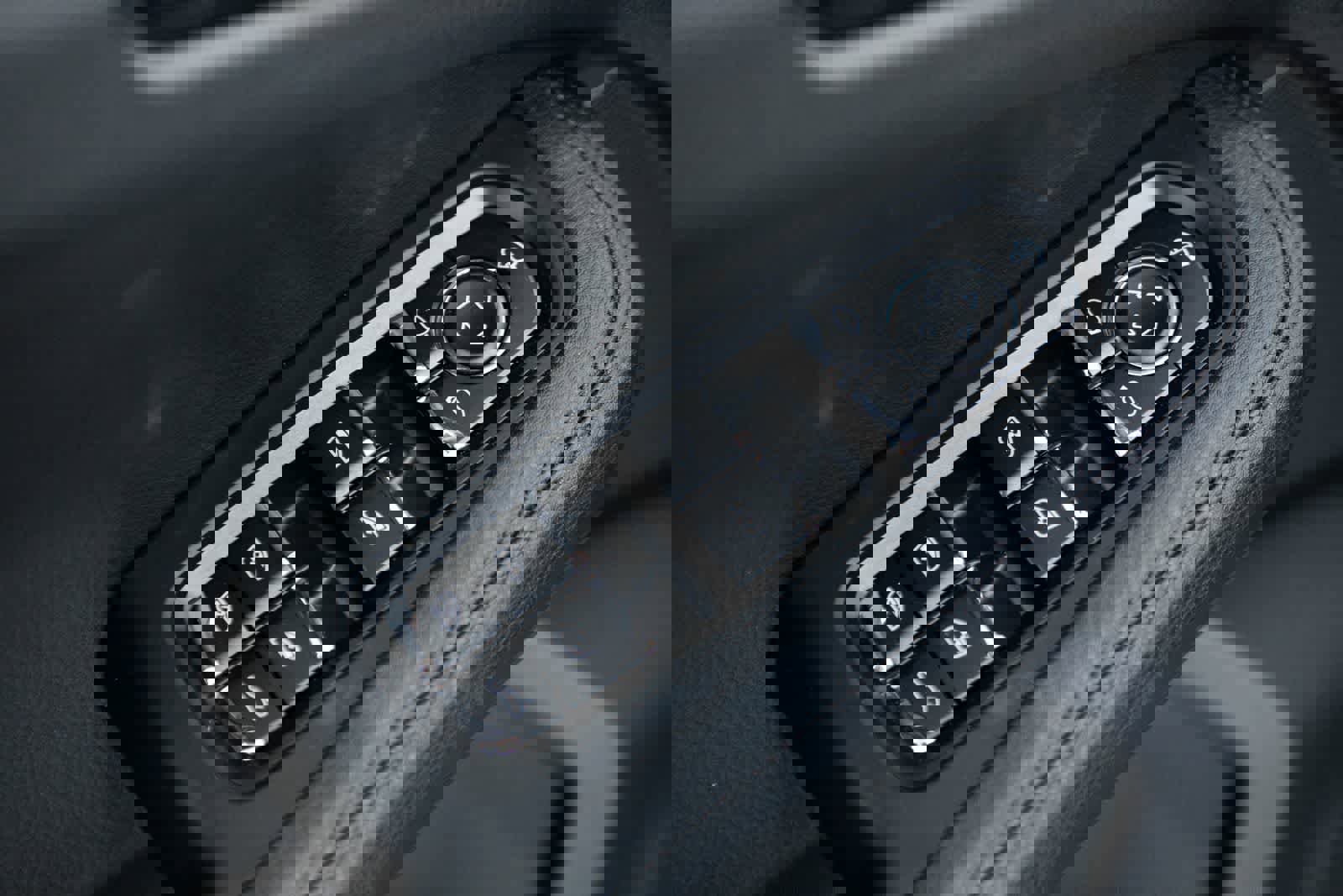 Certified 2026 Porsche Macan AWD/4WD image 25