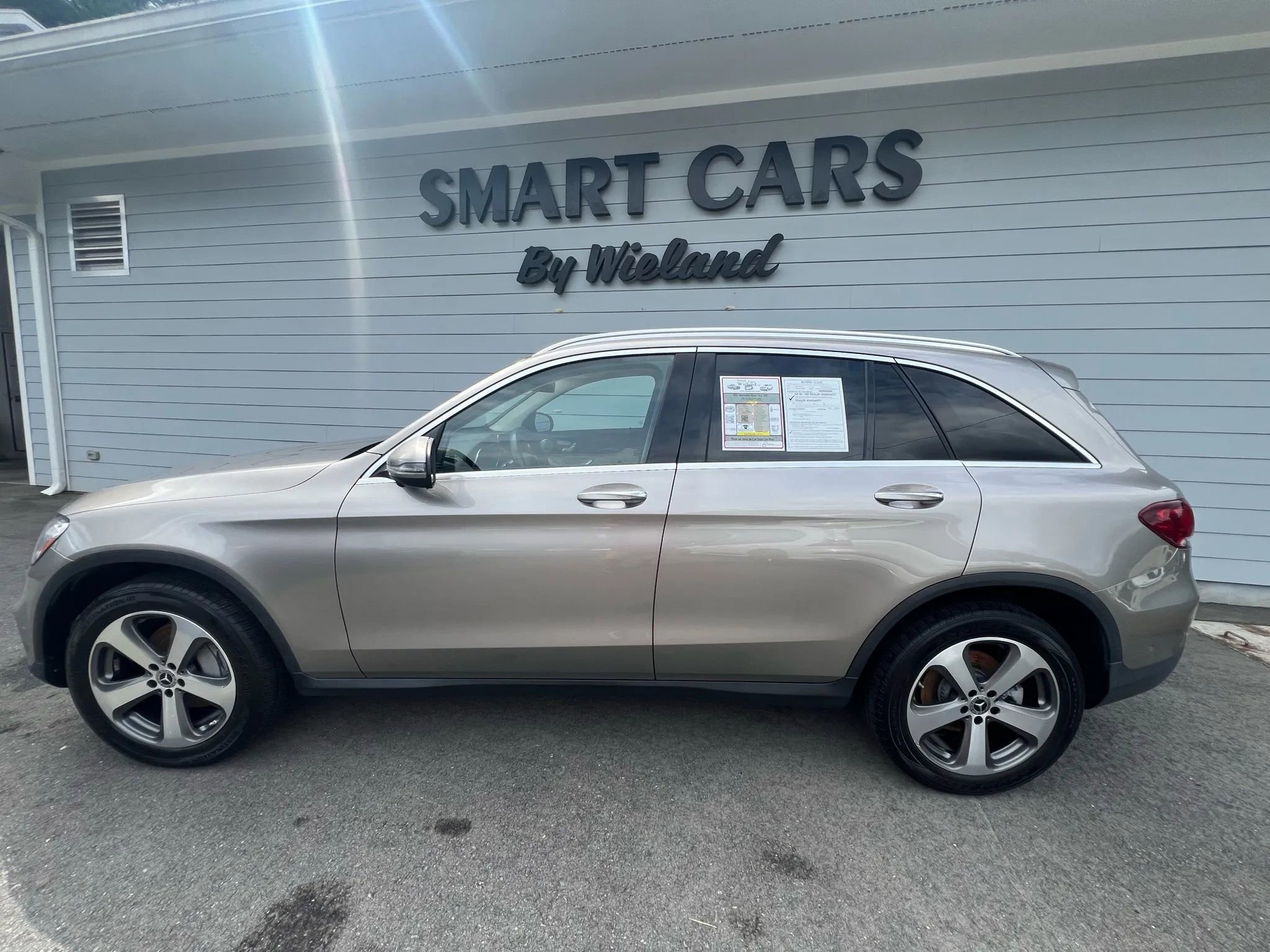 Used 2021 Mercedes-Benz GLC 300 image 2