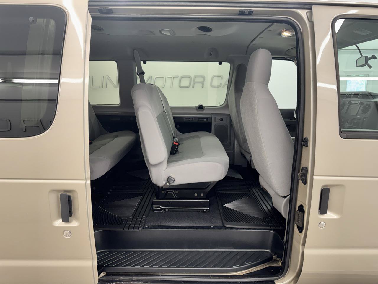 Used 2012 Ford E-350 and Econoline 350 XLT RWD image 14