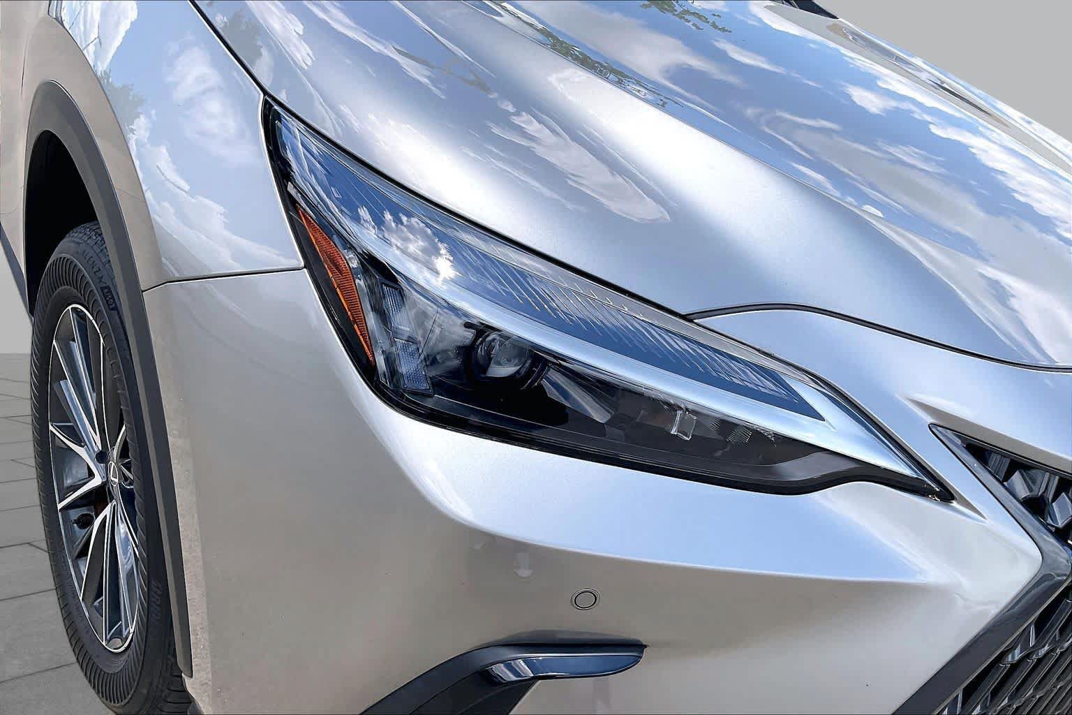 Used 2025 Lexus NX 250 FWD w/ Towing Package (2000 Lbs) image 25