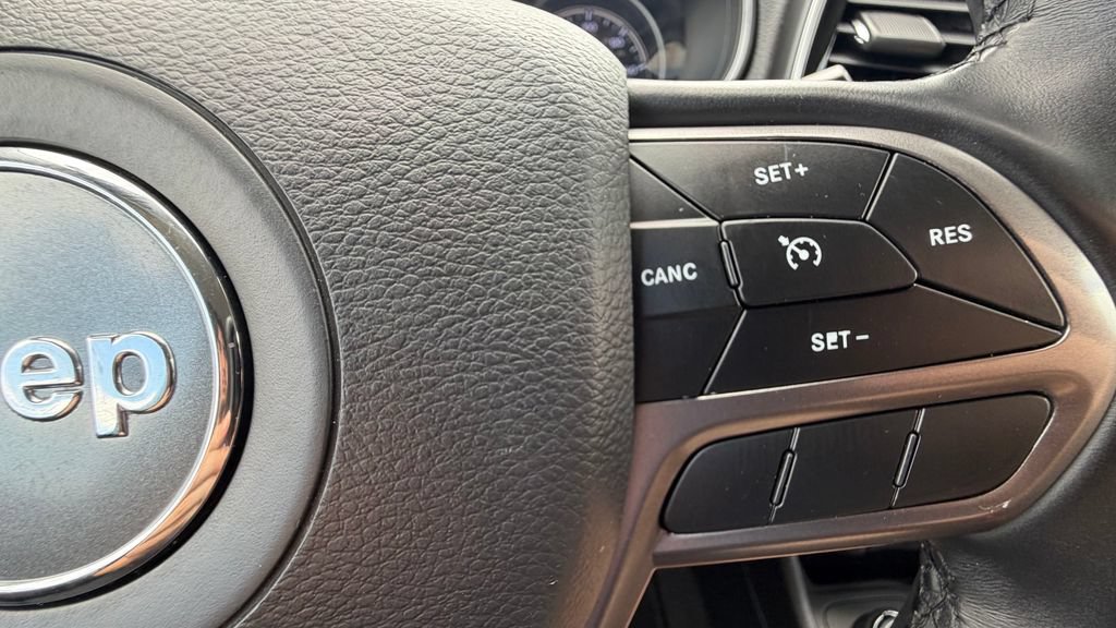 Used 2020 Jeep Cherokee Limited AWD/4WD image 28