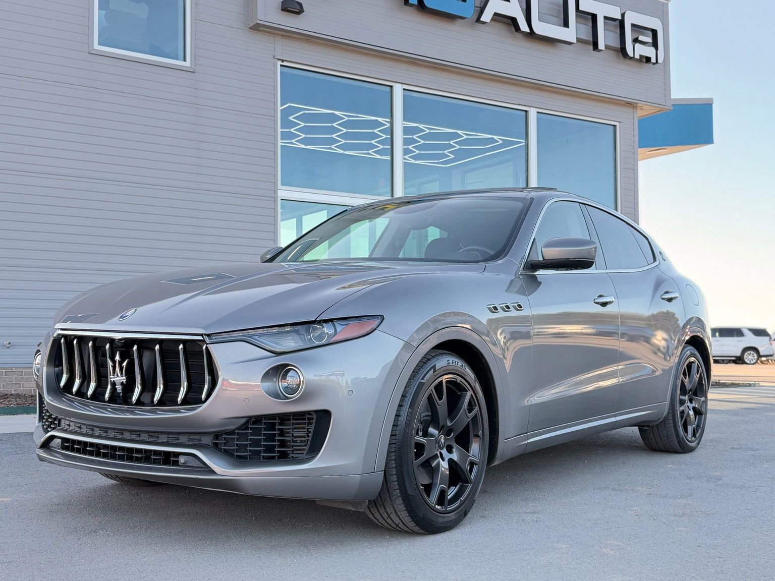 Used 2019 Maserati Levante image 10