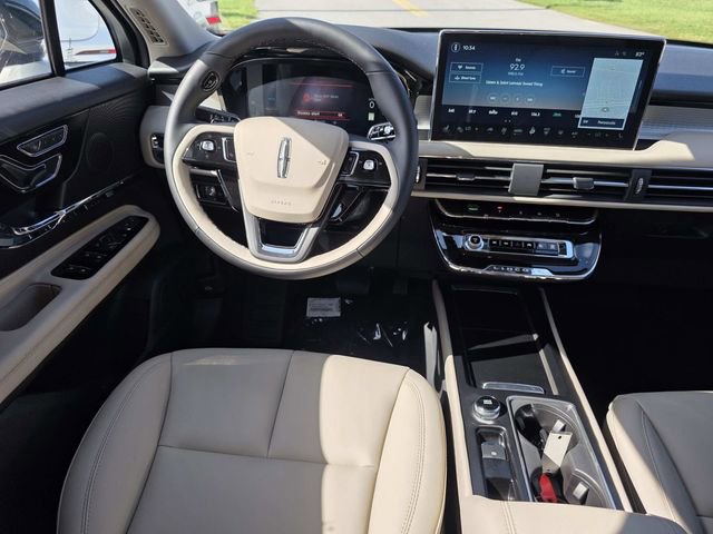 New 2026 Lincoln Corsair Premiere image 6