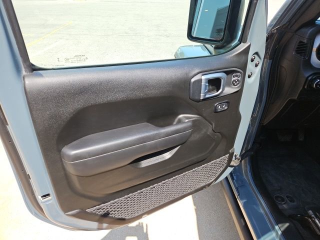 Used 2025 Jeep Gladiator Sport image 10