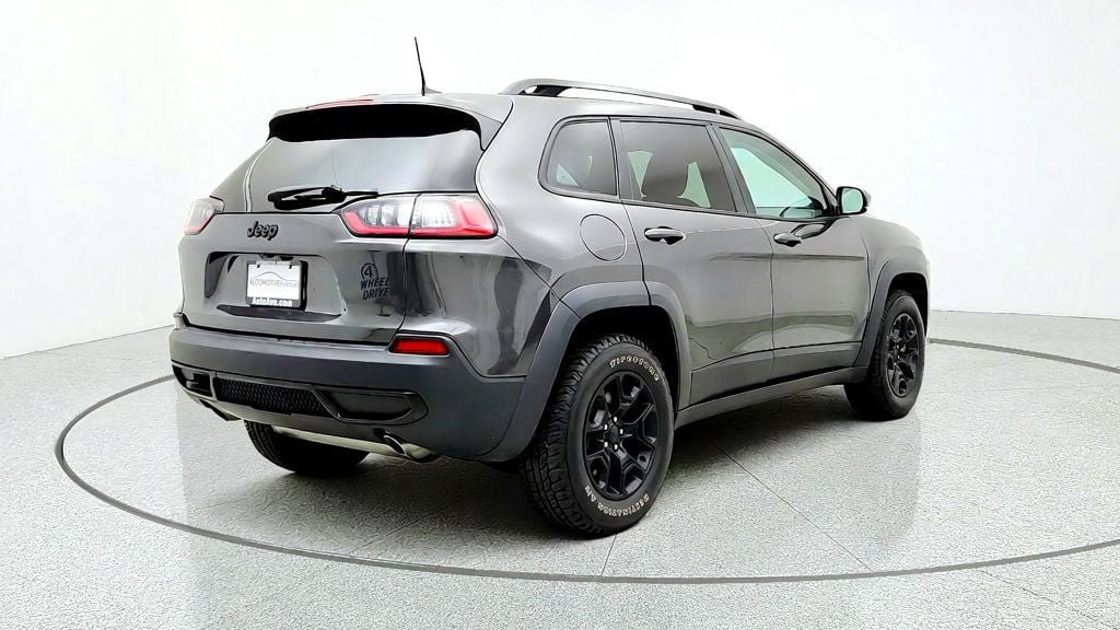 Used 2022 Jeep Cherokee Latitude AWD/4WD image 5