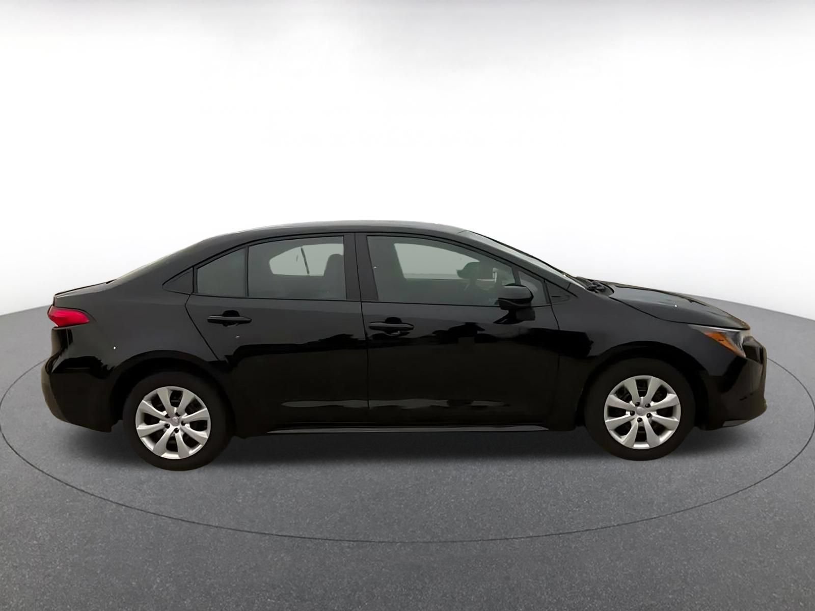 Used 2025 Toyota Corolla LE FWD image 16