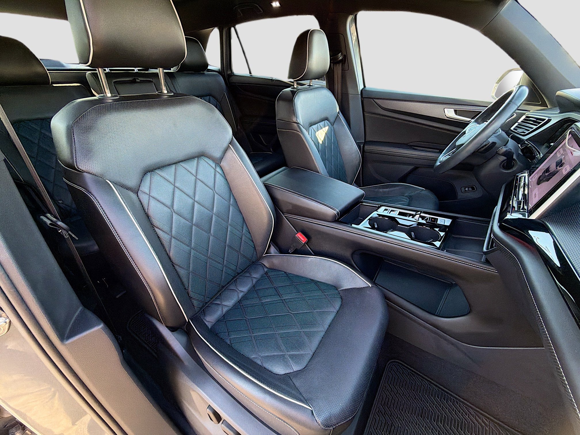 Used 2024 Volkswagen Atlas Cross Sport SEL Premium R-Line image 14