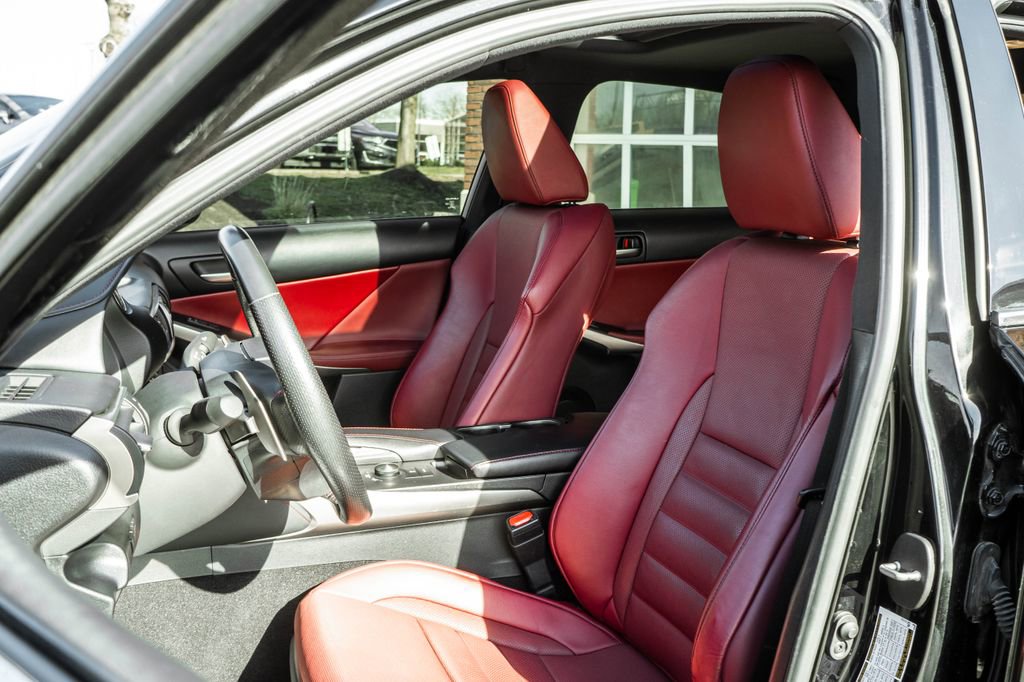 Used 2019 Lexus IS 300 F Sport w/ F Sport Package image 7