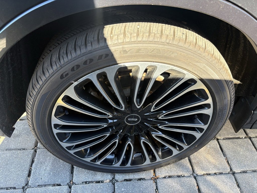 Used 2020 Lincoln Aviator Black Label w/ Dynamic Handling Package image 17