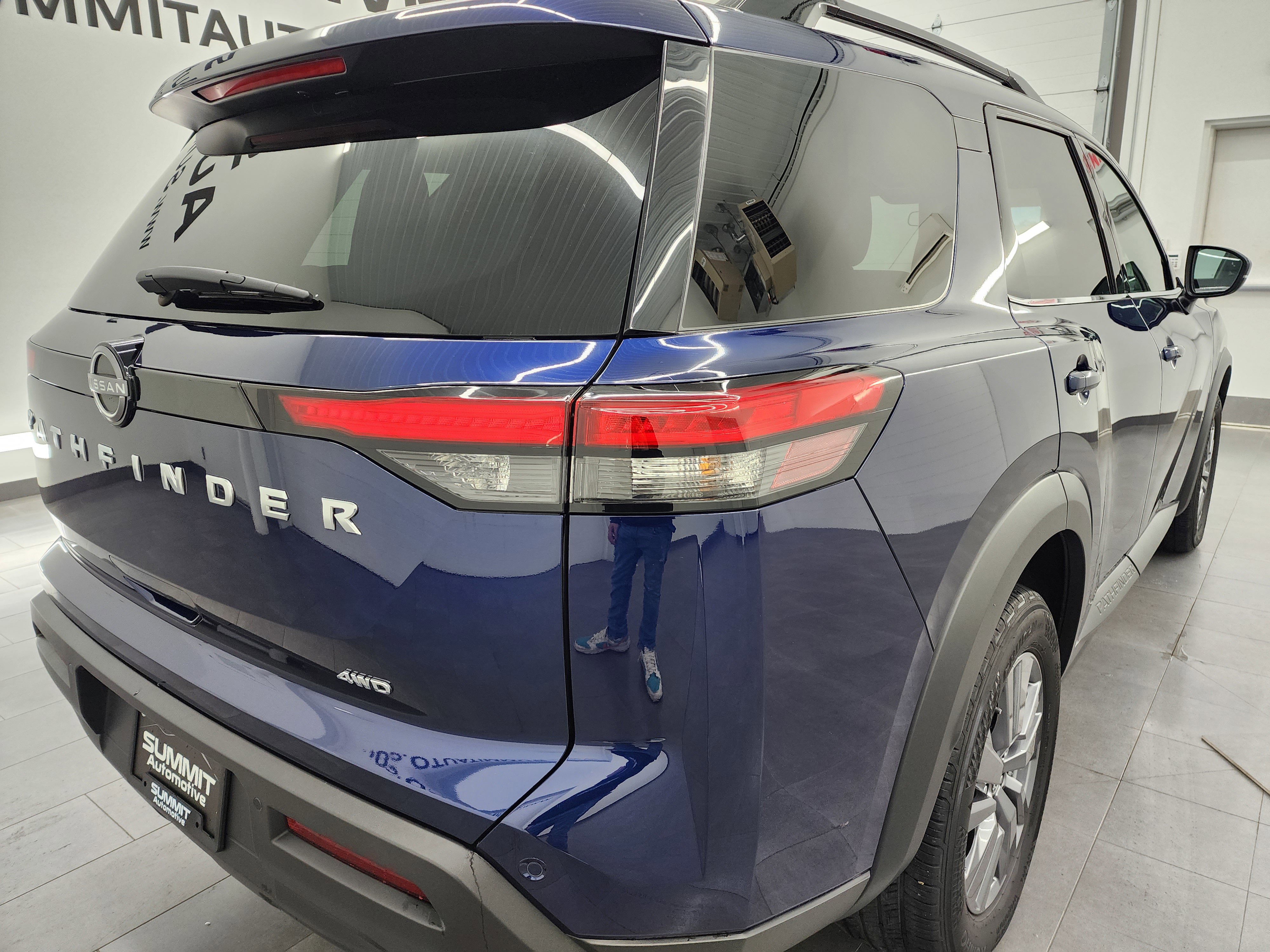 Used 2025 Nissan Pathfinder SV image 5