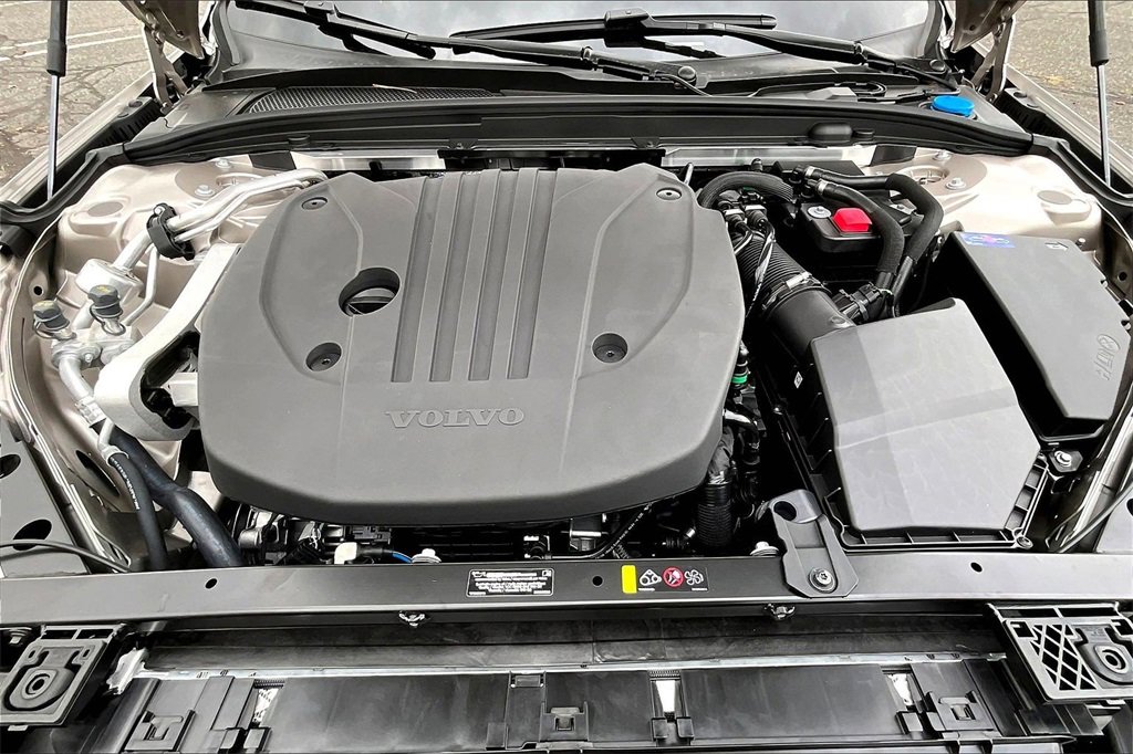 New 2026 Volvo V60 B5 Cross Country Ultra w/ Climate Package image 12