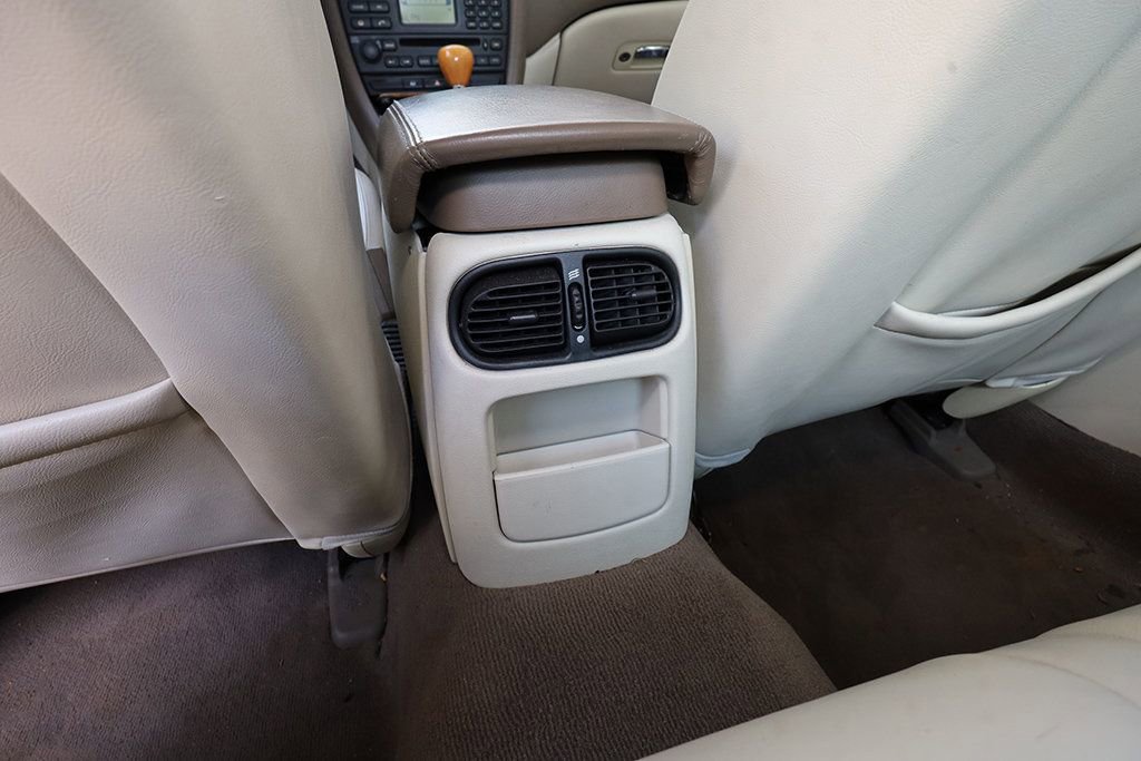 Used 2006 Jaguar S-TYPE 3.0 image 32