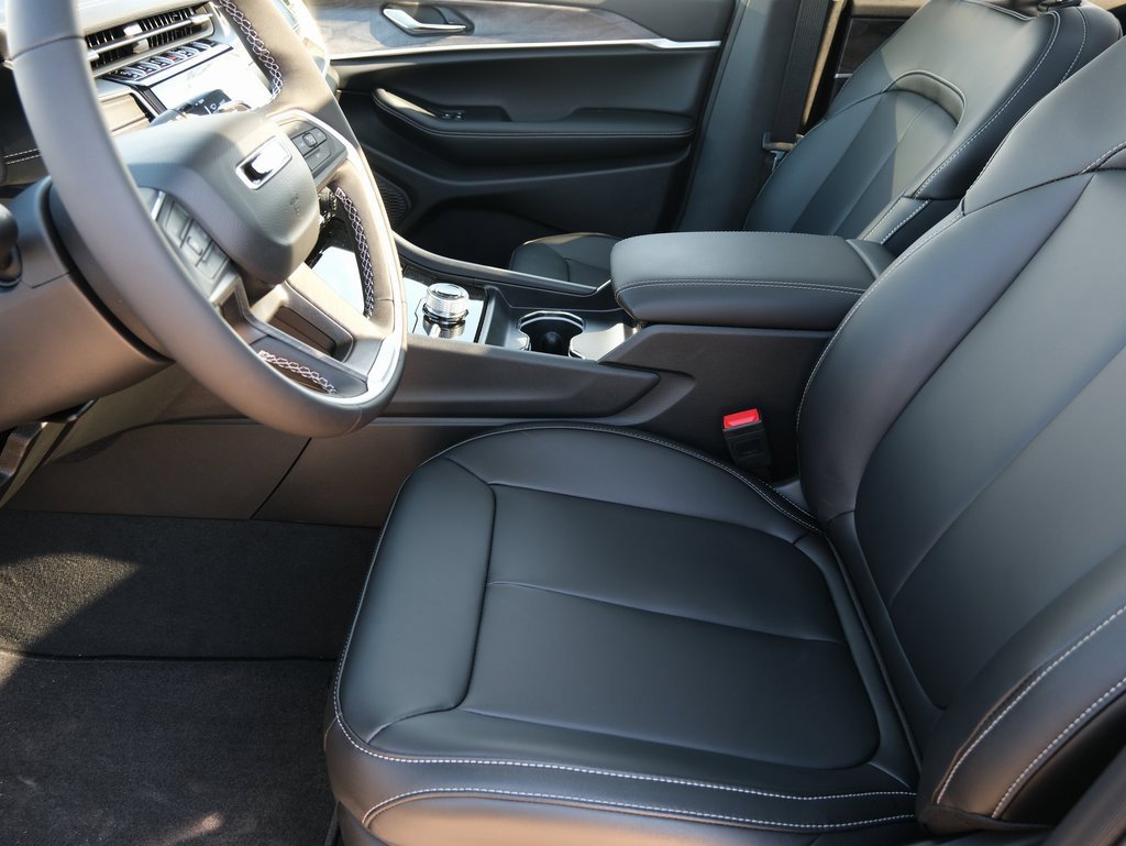 New 2025 Jeep Grand Cherokee Limited w/ Black Appearance Package image 5