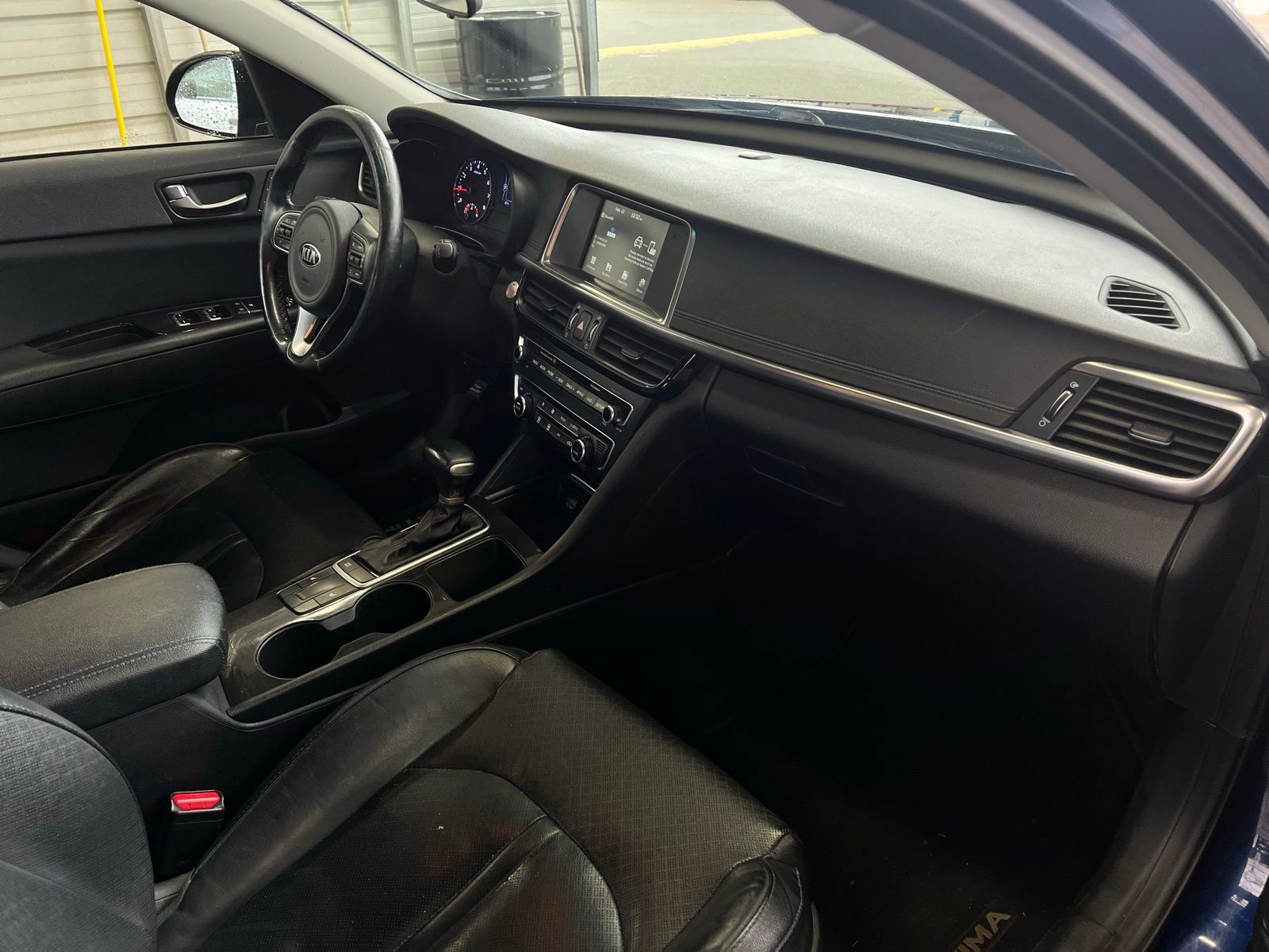 Used 2018 Kia Optima EX image 17