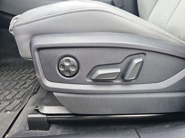 Used 2022 Audi SQ5 Premium Plus w/ Premium Plus Package image 21