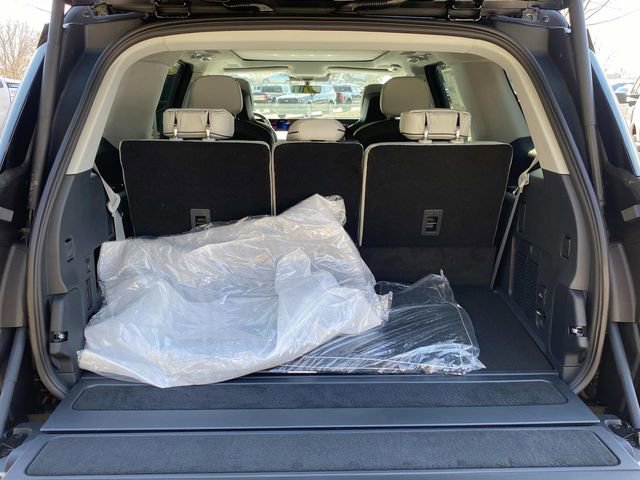 New 2026 Lincoln Navigator L Black Label AWD/4WD image 28
