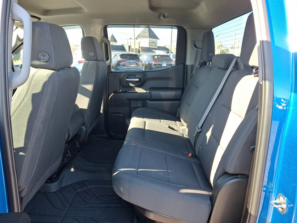 Used 2022 Chevrolet Silverado 1500 W/T w/ WT Value Package AWD/4WD image 19