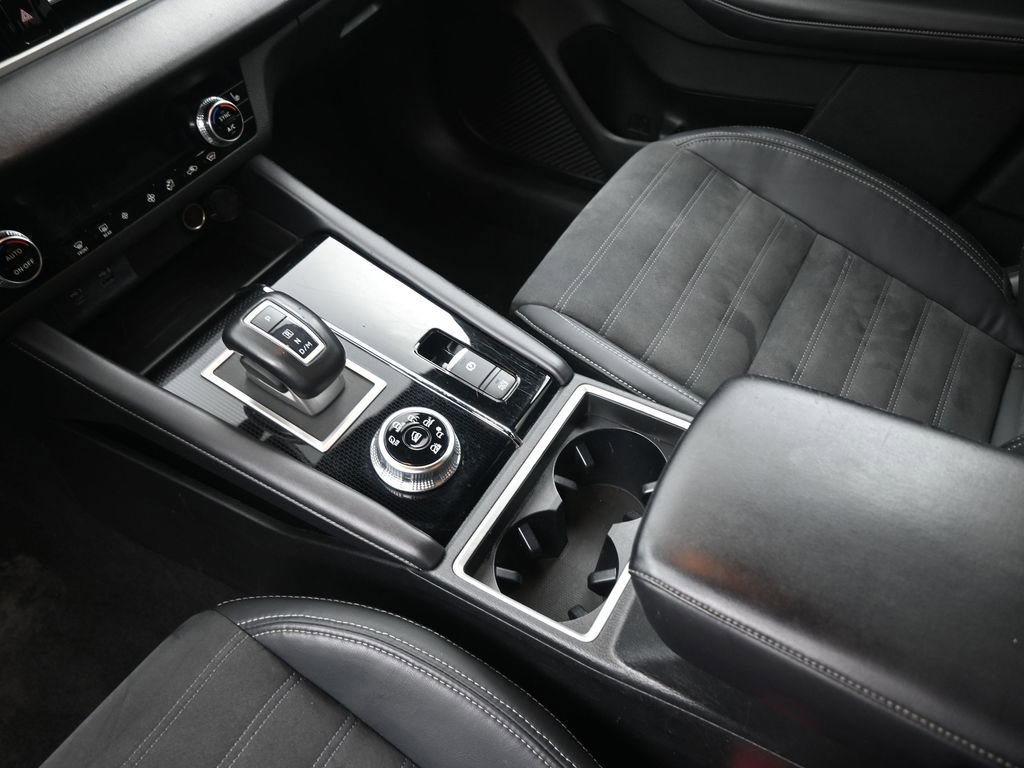 Used 2023 Mitsubishi Outlander SE Black Edition image 31