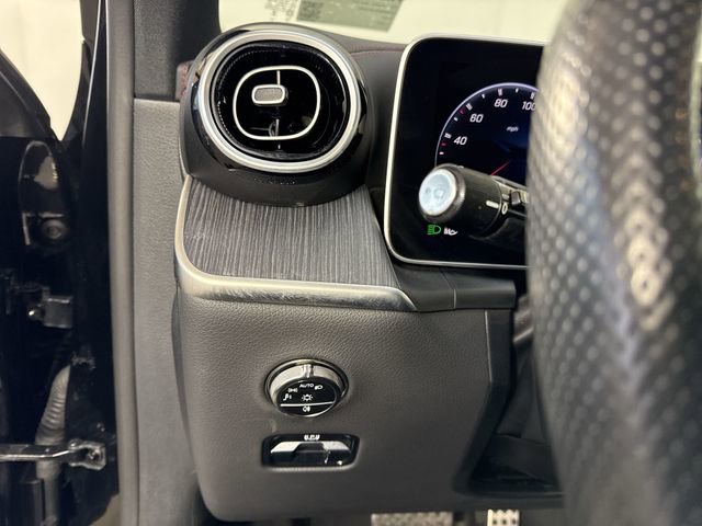 Used 2025 Mercedes-Benz GLC 43 AMG 4MATIC image 14