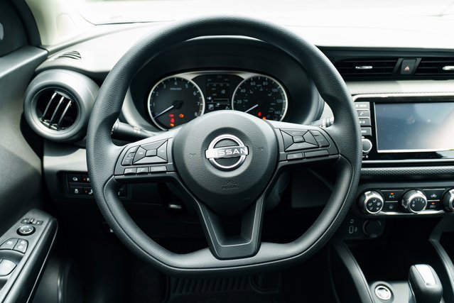 New 2025 Nissan Kicks Play S image 11