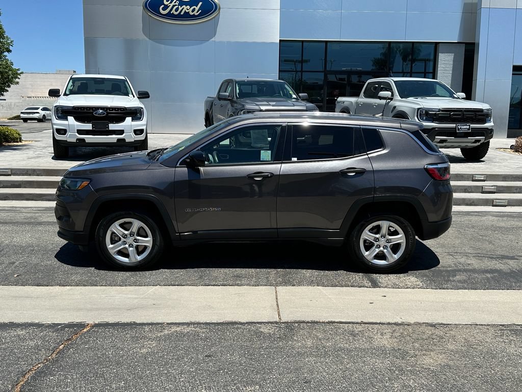 Used 2023 Jeep Compass Sport AWD/4WD image 3