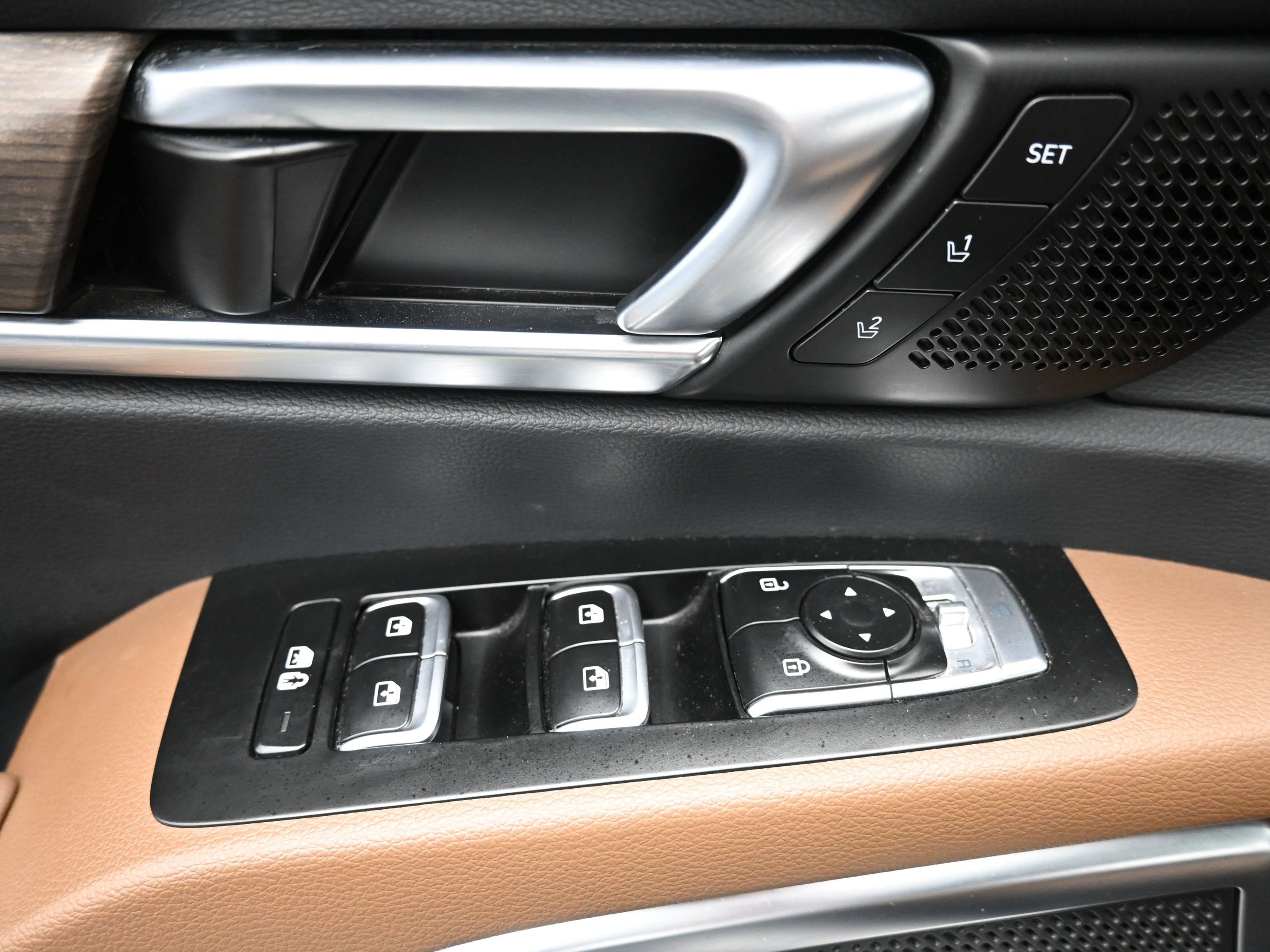 Used 2022 Kia Telluride SX w/ SX Prestige Package image 5