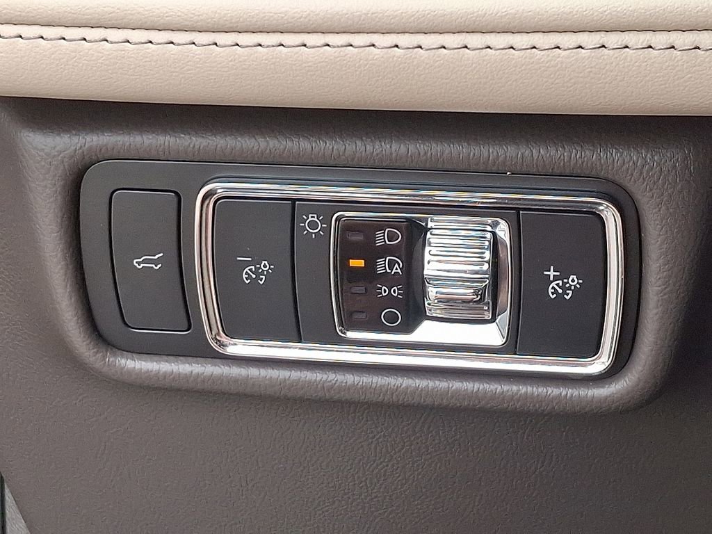 Used 2023 Lincoln Aviator Reserve w/ Equipment Group 201A AWD/4WD image 25