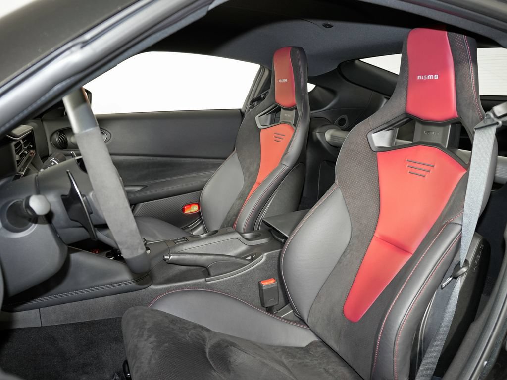 Used 2024 Nissan Z NISMO w/ Floor Mat Package RWD image 5