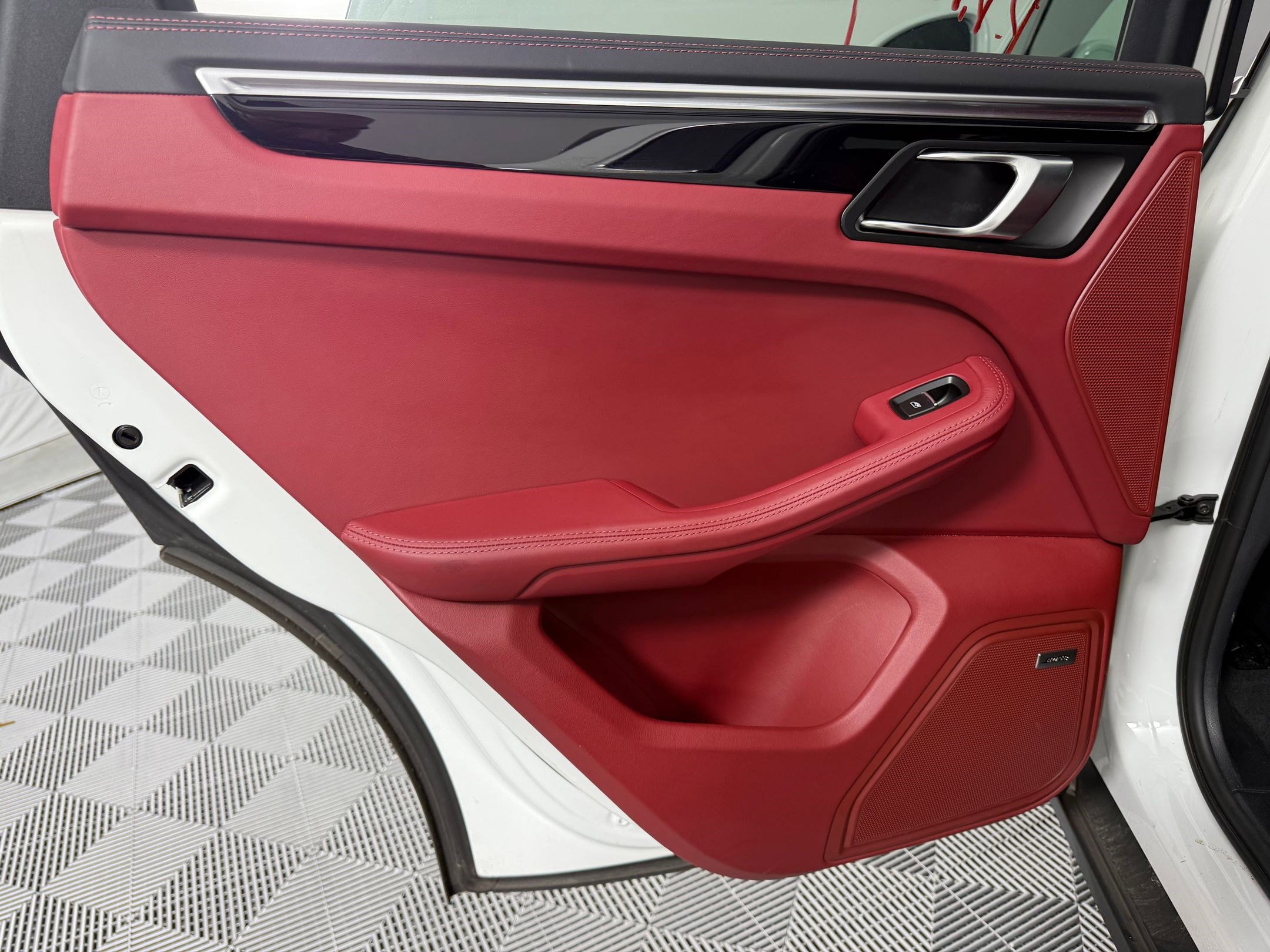 Used 2022 Porsche Macan S image 29