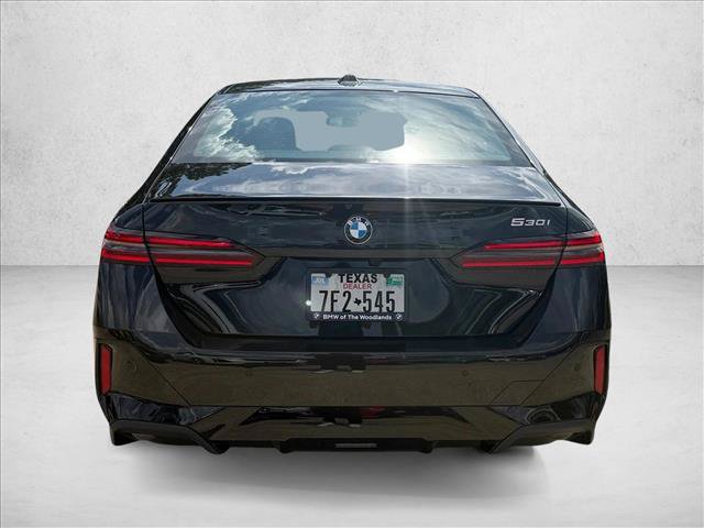 Used 2027 BMW 530i w/ M Sport Package RWD image 8