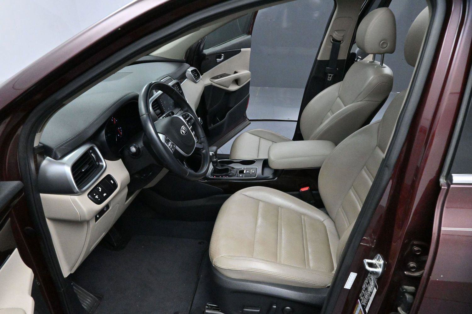 Used 2020 Kia Sorento EX FWD image 11