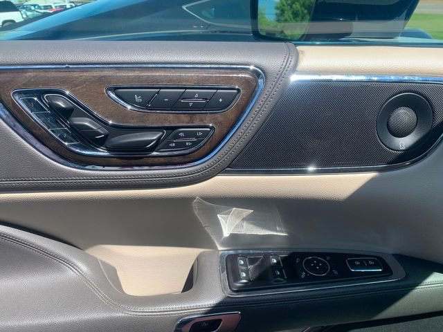 Used 2018 Lincoln Continental Reserve AWD/4WD image 13