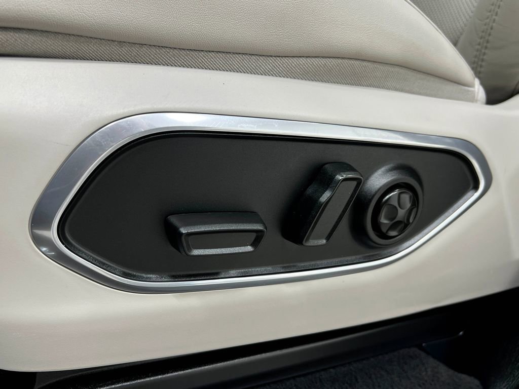 Used 2022 Jeep Wagoneer Series III w/ Premium Group I image 19