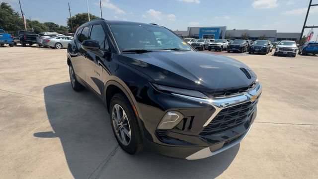 Used 2024 Chevrolet Blazer LT w/ Convenience Package FWD image 2