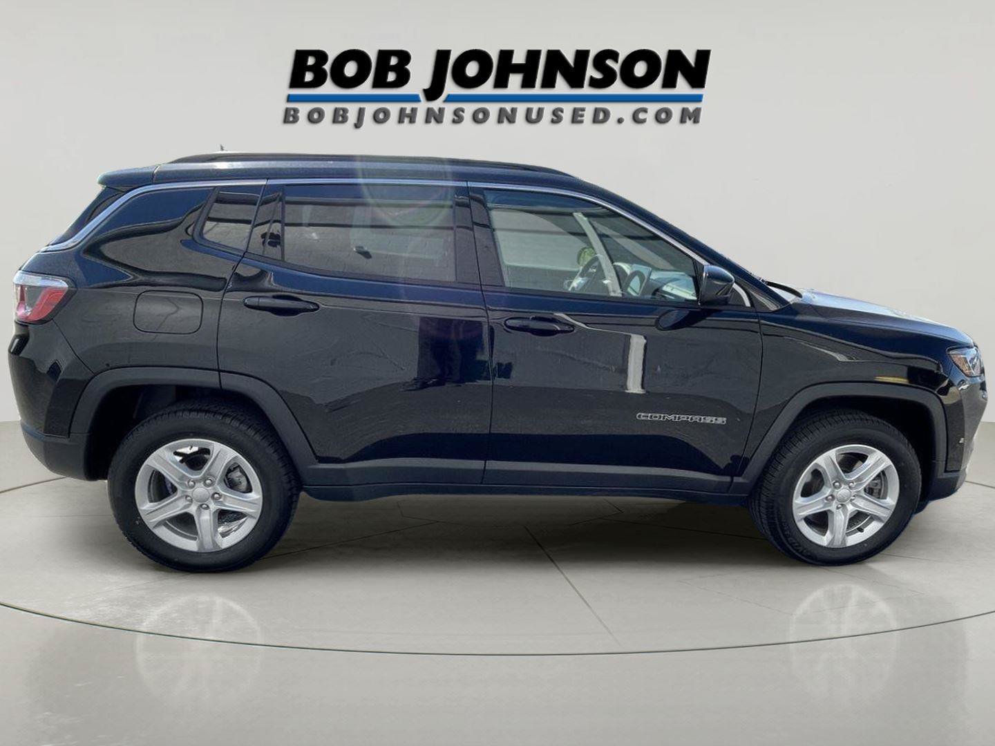 Used 2023 Jeep Compass Latitude w/ Convenience Group AWD/4WD image 2