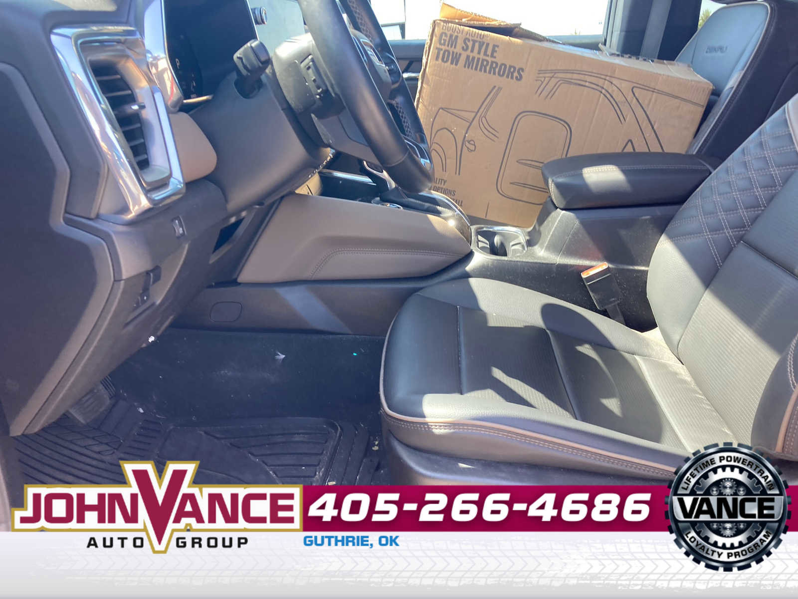 Used 2024 GMC Canyon Denali AWD/4WD image 3