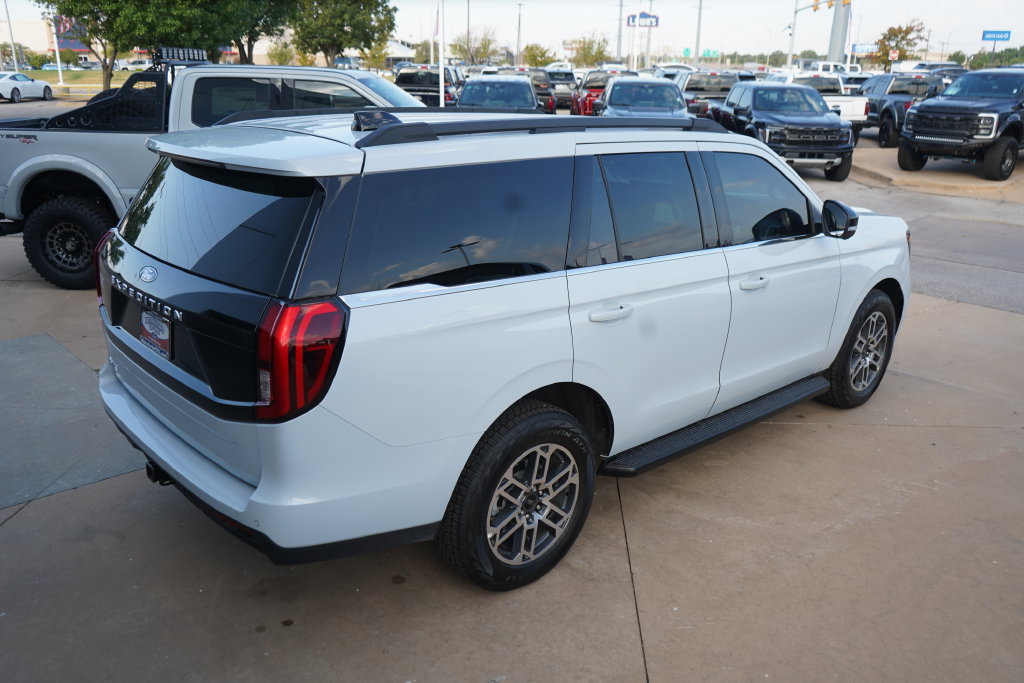New 2026 Ford Expedition Active AWD/4WD image 15
