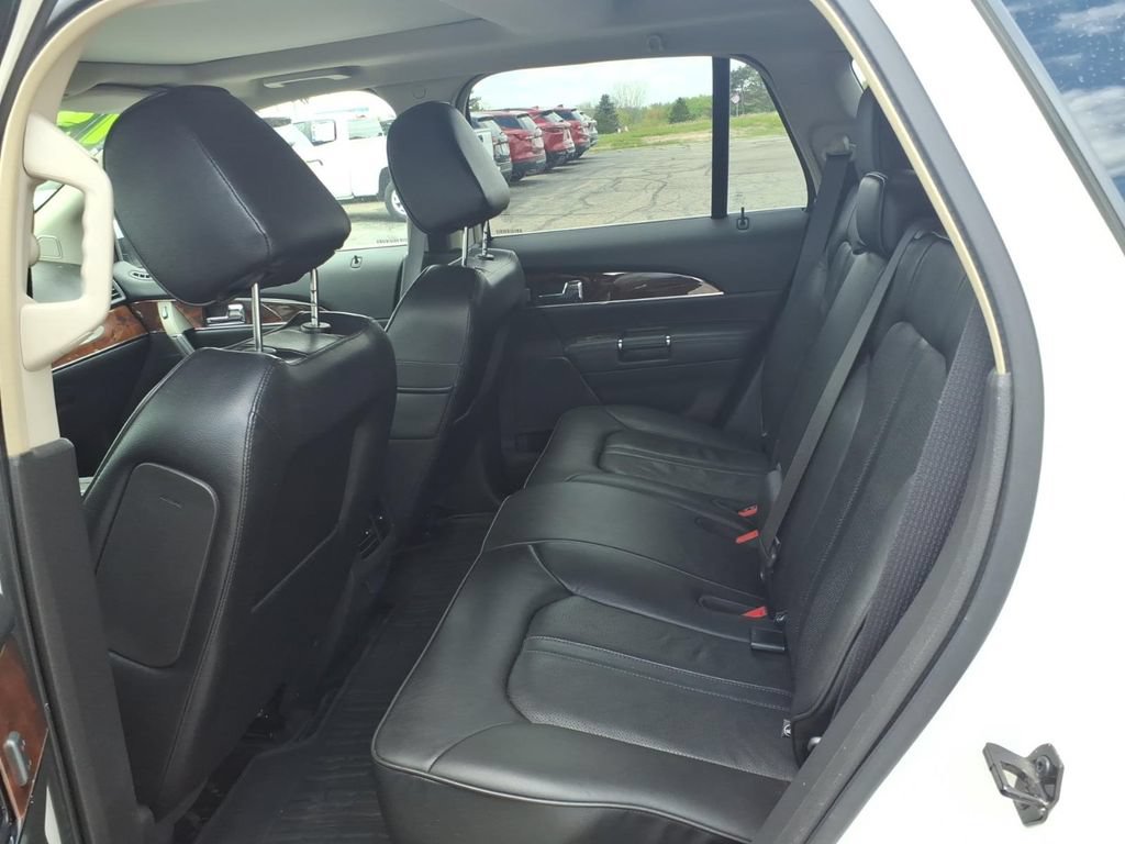 Used 2015 Lincoln MKX AWD w/ Equipment Group 102A image 8