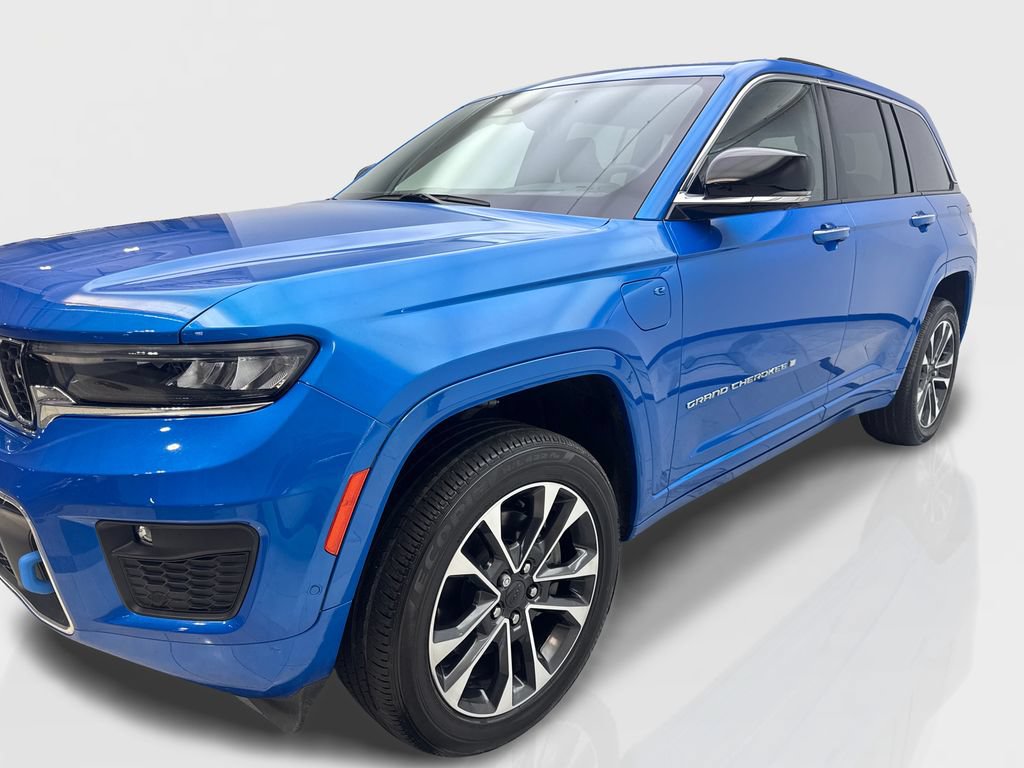 Used 2022 Jeep Grand Cherokee Overland w/ Advanced Protech Group III AWD/4WD image 11