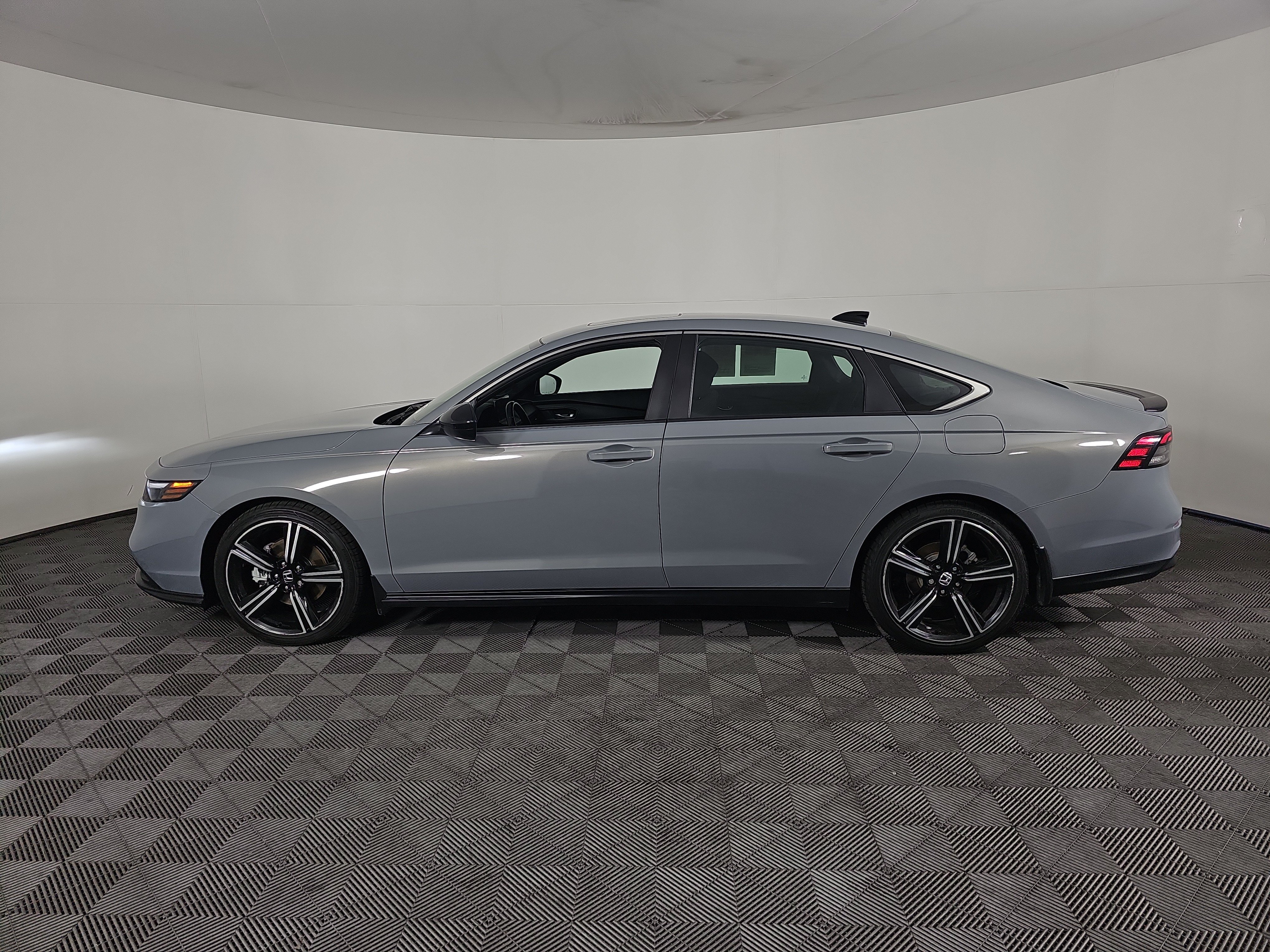 Certified 2025 Honda Accord Sport image 7