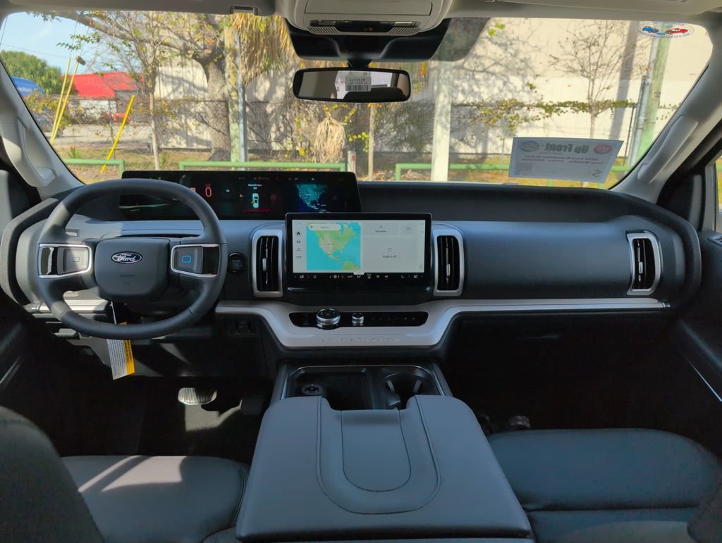 New 2026 Ford Expedition Active image 7