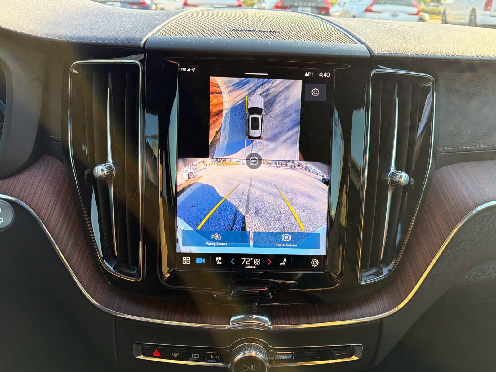 Certified 2024 Volvo XC60 T8 Ultimate w/ Climate Package image 69