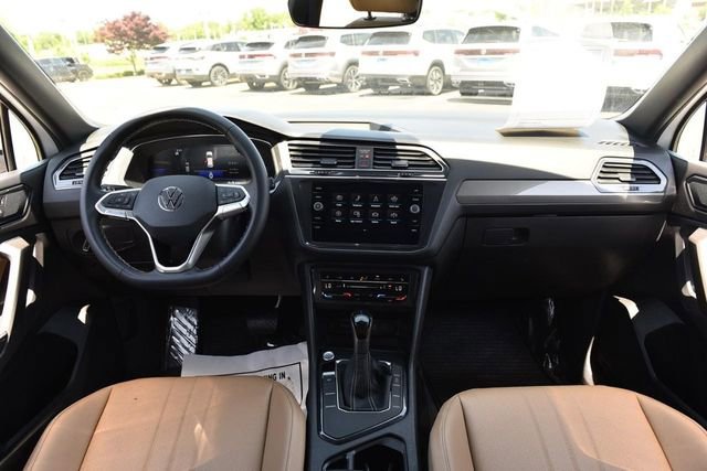 Used 2023 Volkswagen Tiguan SE FWD image 7