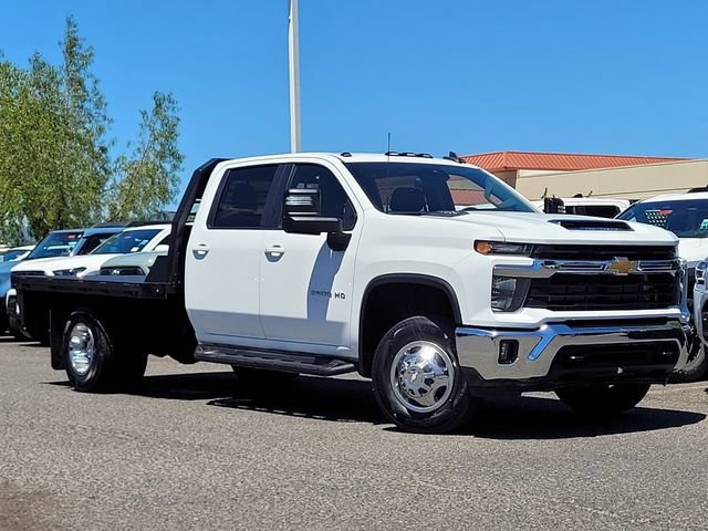 Used 2024 Chevrolet Silverado 3500 LT w/ Convenience Package AWD/4WD image 2