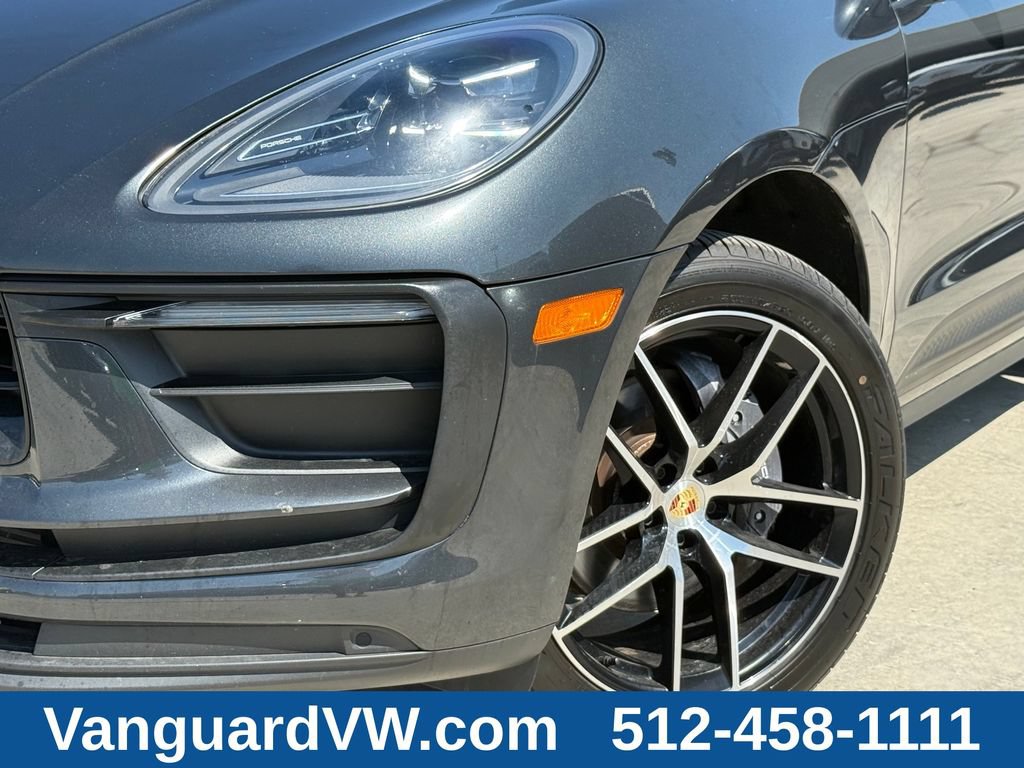 Used 2023 Porsche Macan AWD/4WD image 3